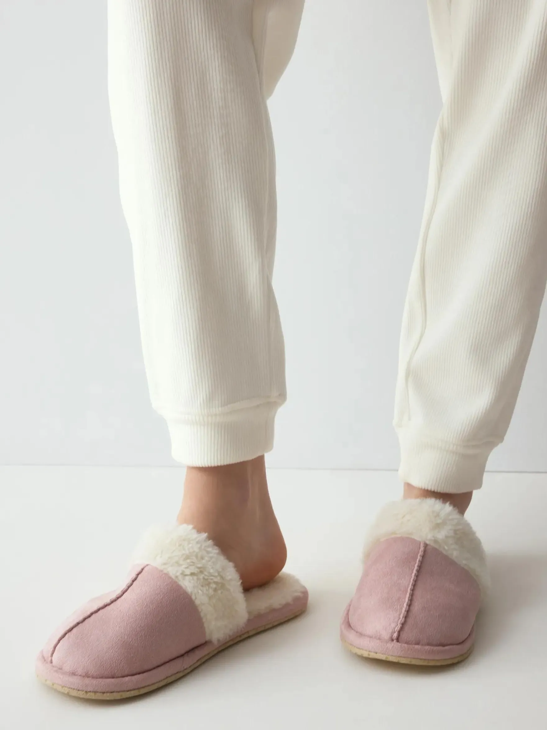 ACCESSORIES Slippers