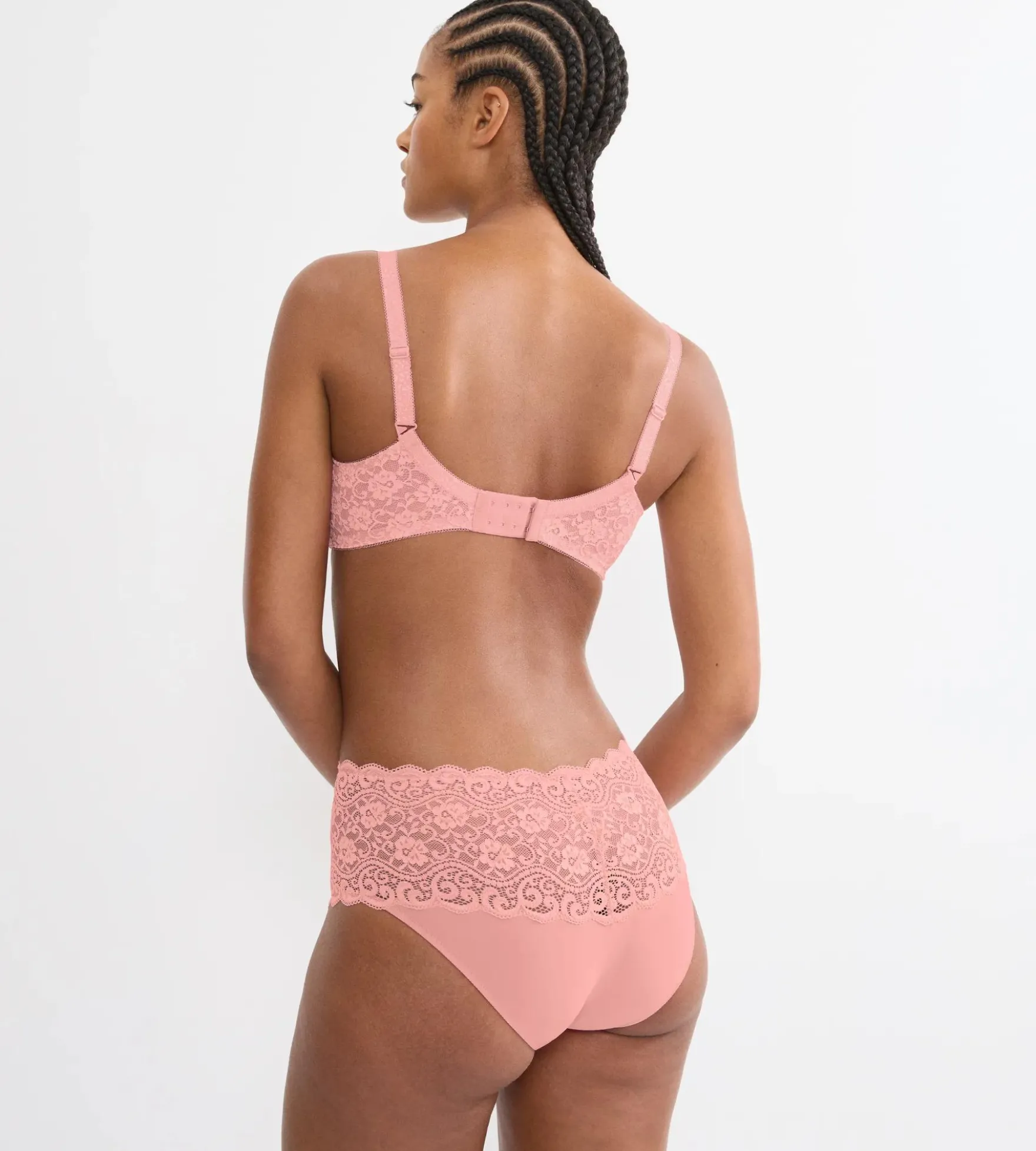 AMOURETTE Minimizer bra