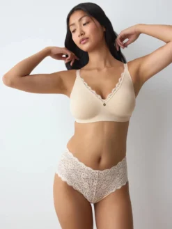 AMOURETTE Minimizer bra