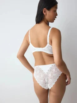 AMOURETTE Minimizer bra