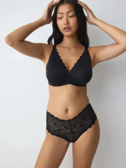 AMOURETTE Minimizer bra
