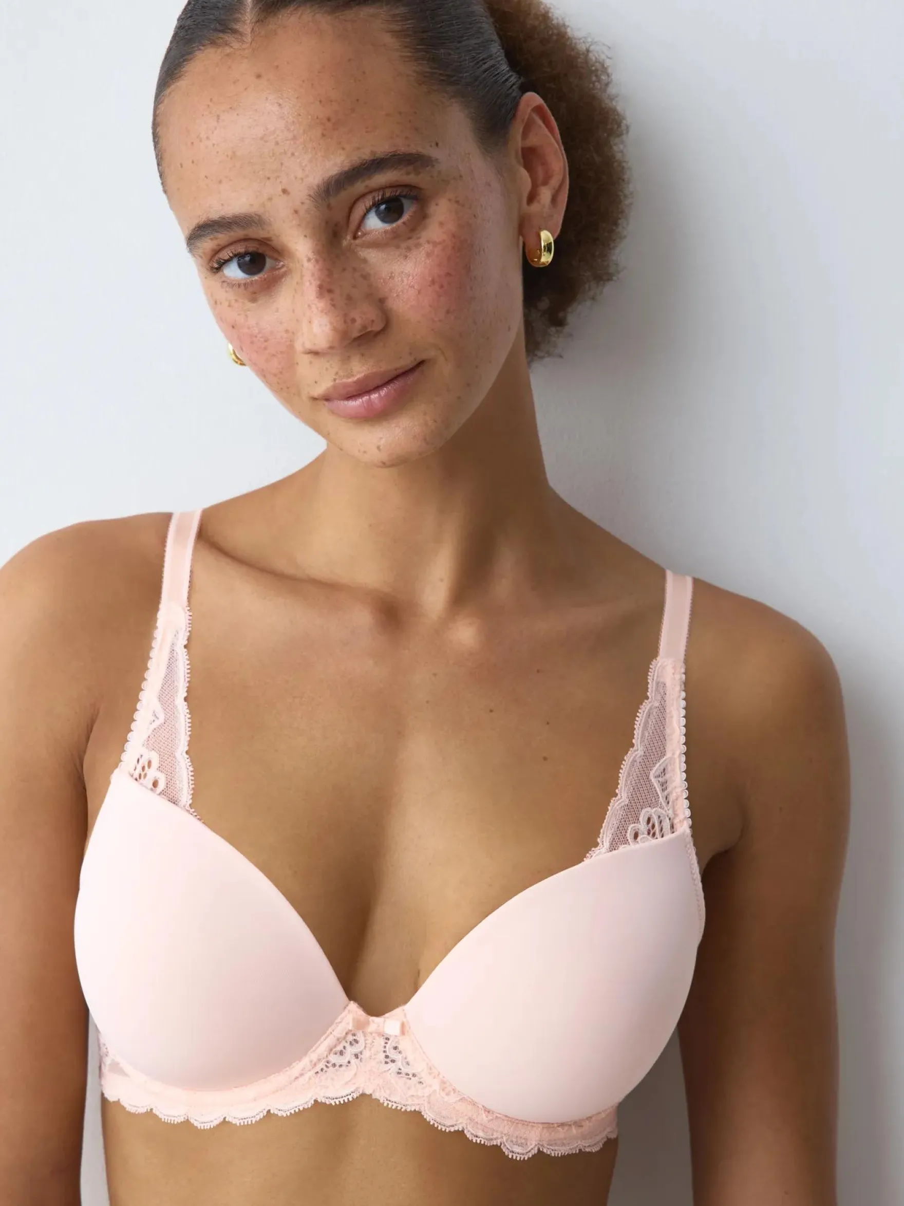 AMOURETTE SPOTLIGHT Wired padded bra