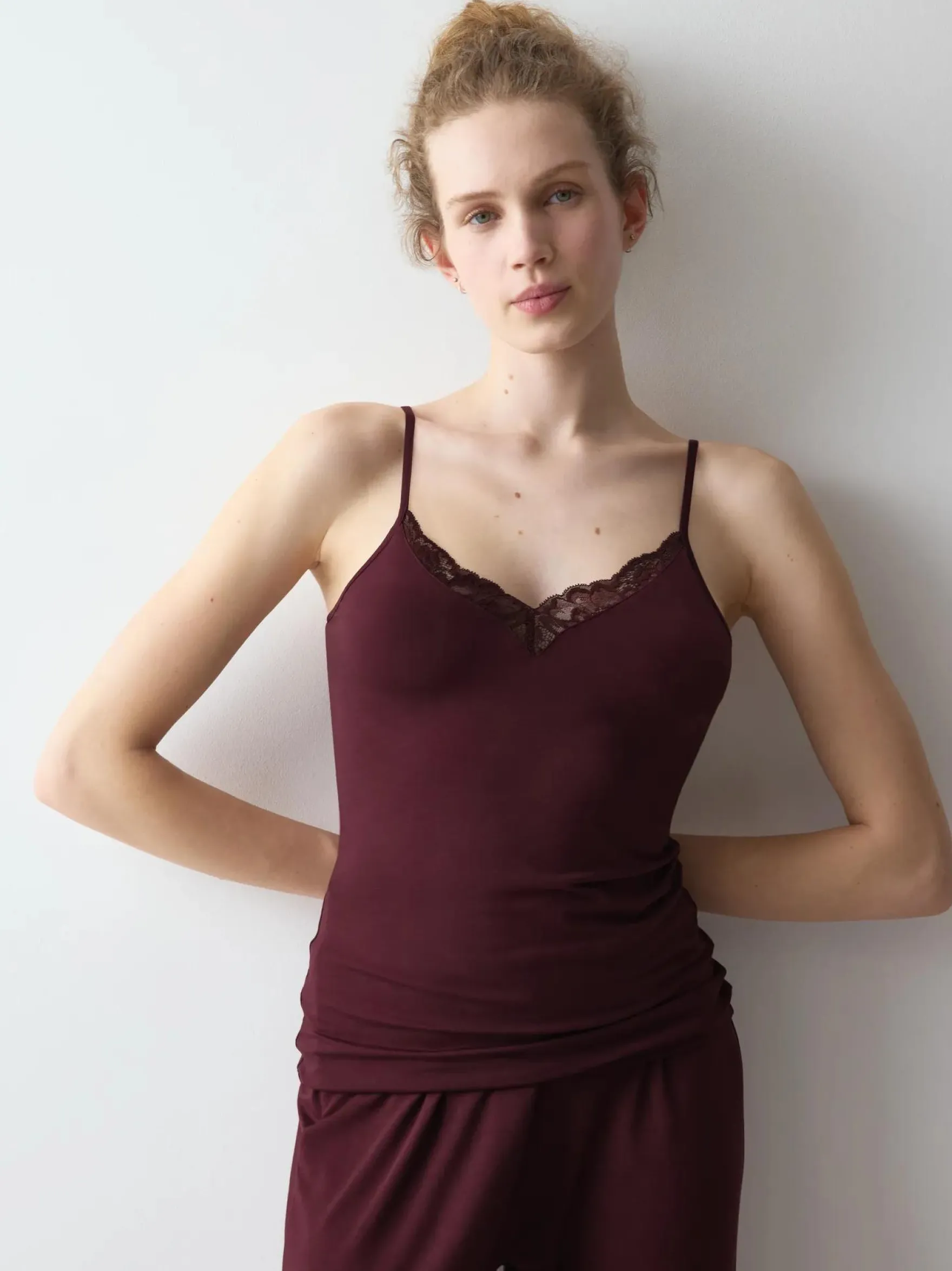 AMOURETTE Top with spaghetti straps