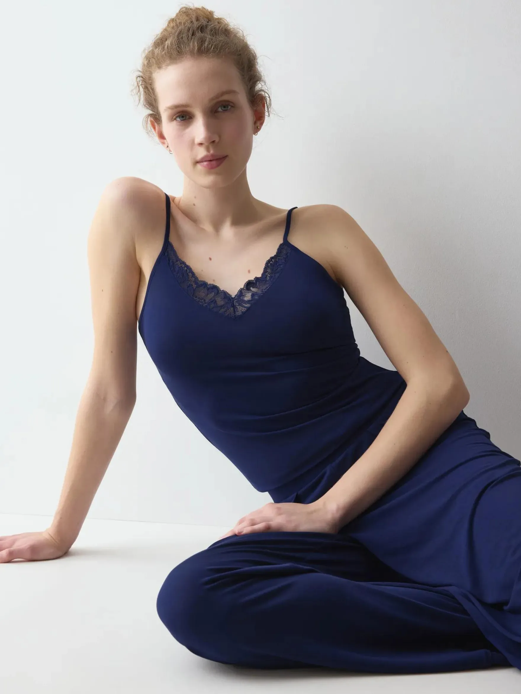 AMOURETTE Top with spaghetti straps