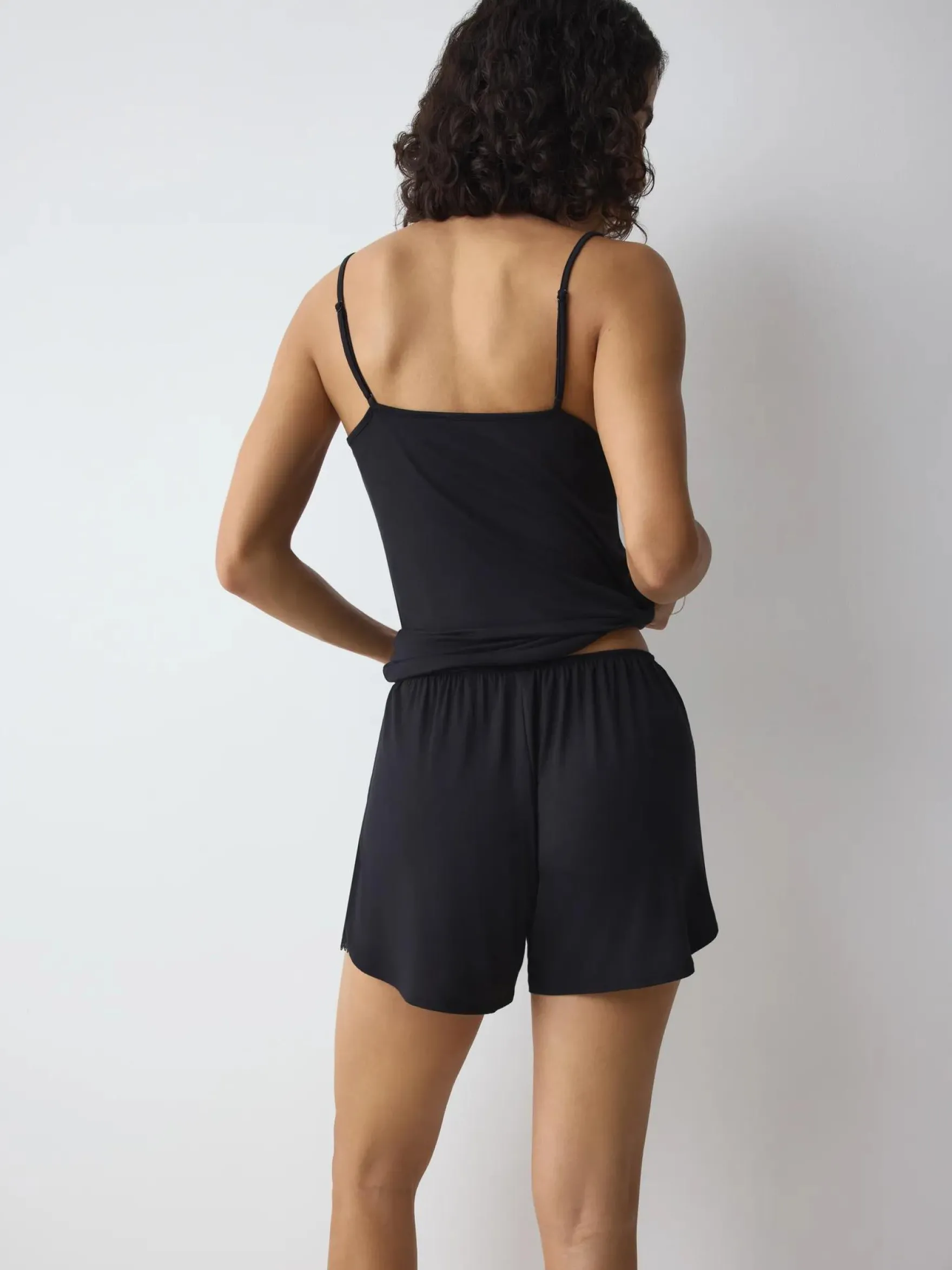 AURA SPOTLIGHT Shorts