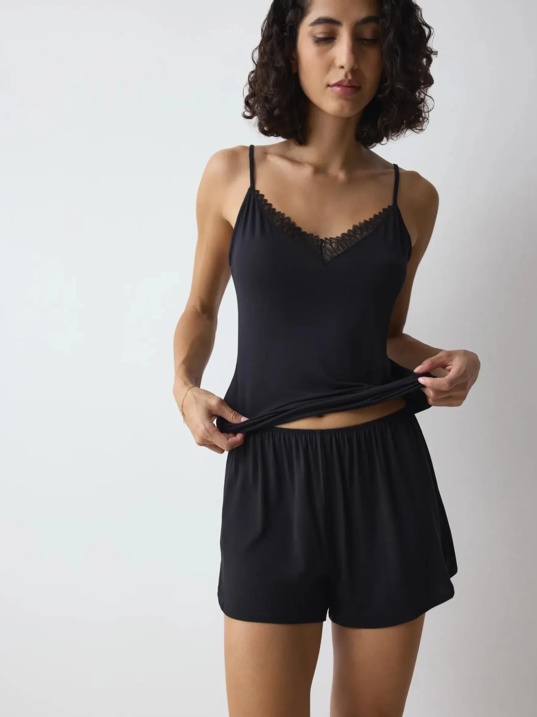AURA SPOTLIGHT Shorts
