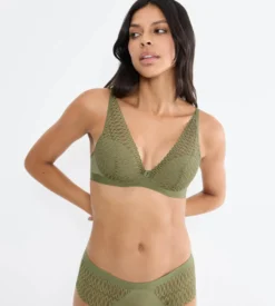 AURA SPOTLIGHT Wired padded bra
