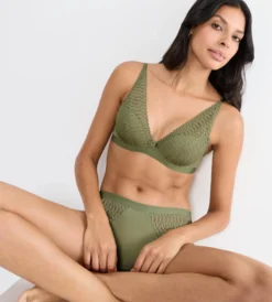 AURA SPOTLIGHT Wired padded bra