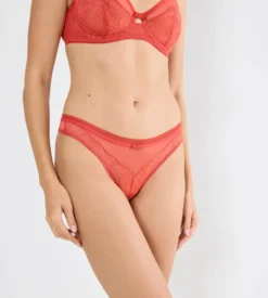 BEAUTY LILY String