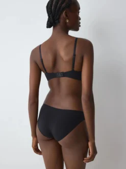BODY MAKE-UP ESSENTIALS Padded bra