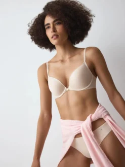 BODY MAKE-UP ESSENTIALS Push-up bra