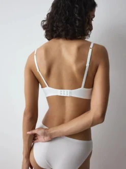BODY MAKE-UP ESSENTIALS Wired padded bra