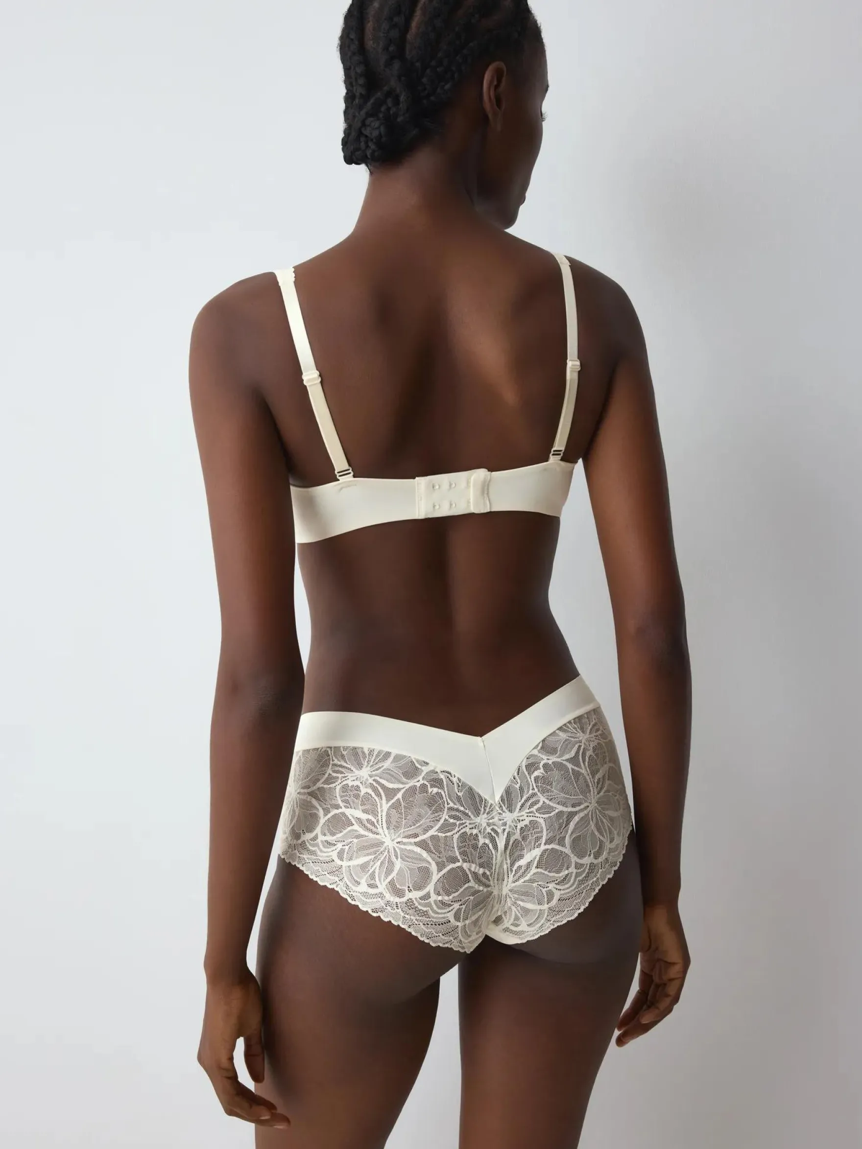 BODY MAKE-UP ILLUSION LACE Short knickers