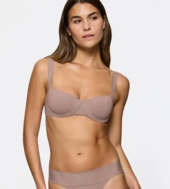 BODY MAKE-UP ILLUSION Wired padded bra