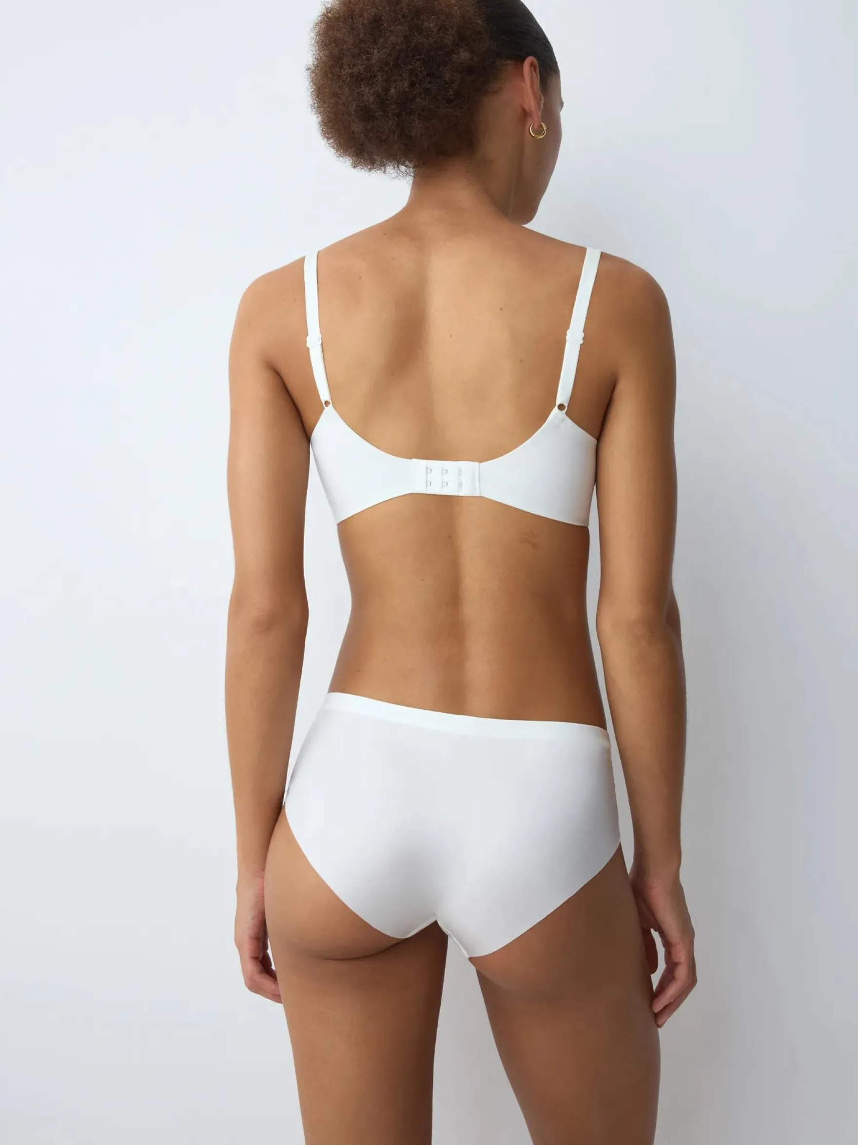 BODY MAKE-UP SOFT TOUCH Wired padded bra