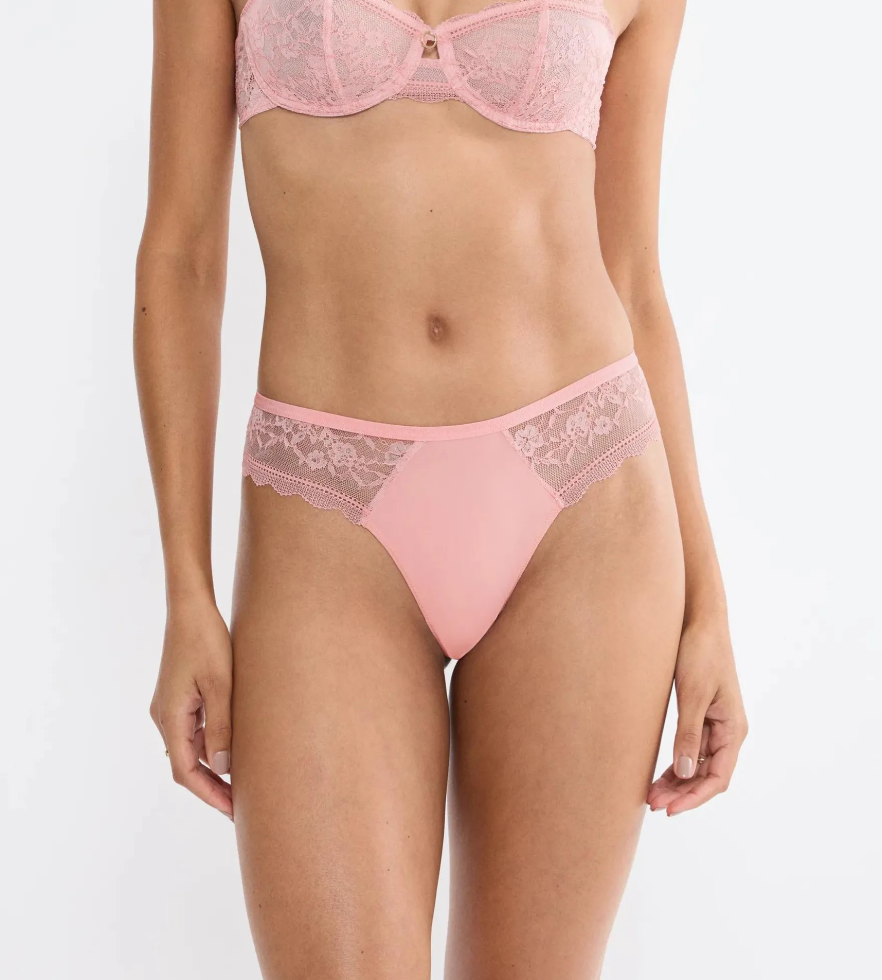 COMFORT ALLURE String