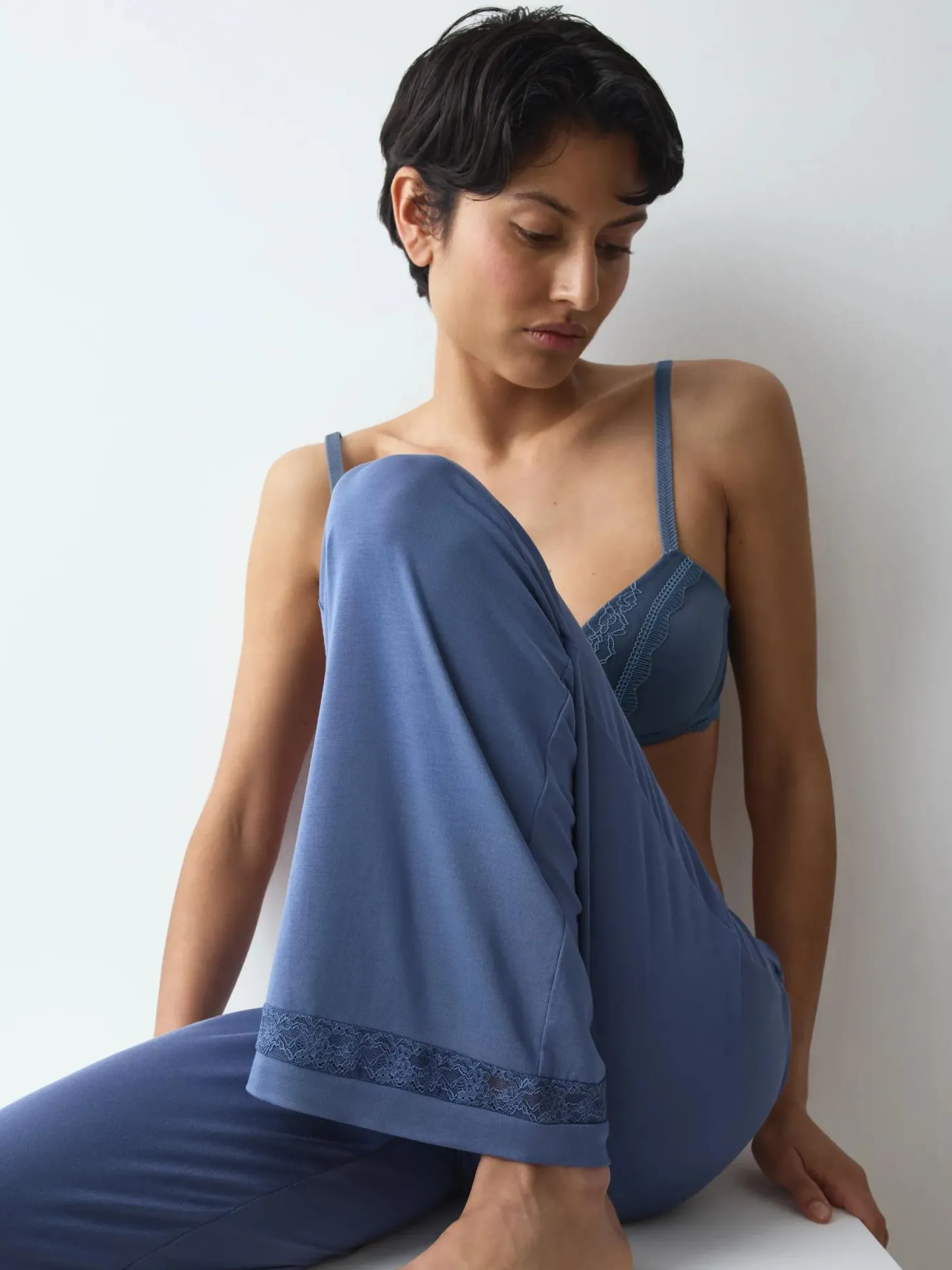 COMFORT ALLURE Trousers