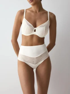COMFORT CONTOUR String