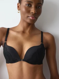 LOVE IN LACE Push-up bra