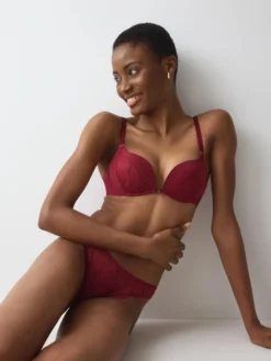 LOVE IN LACE Push-up bra
