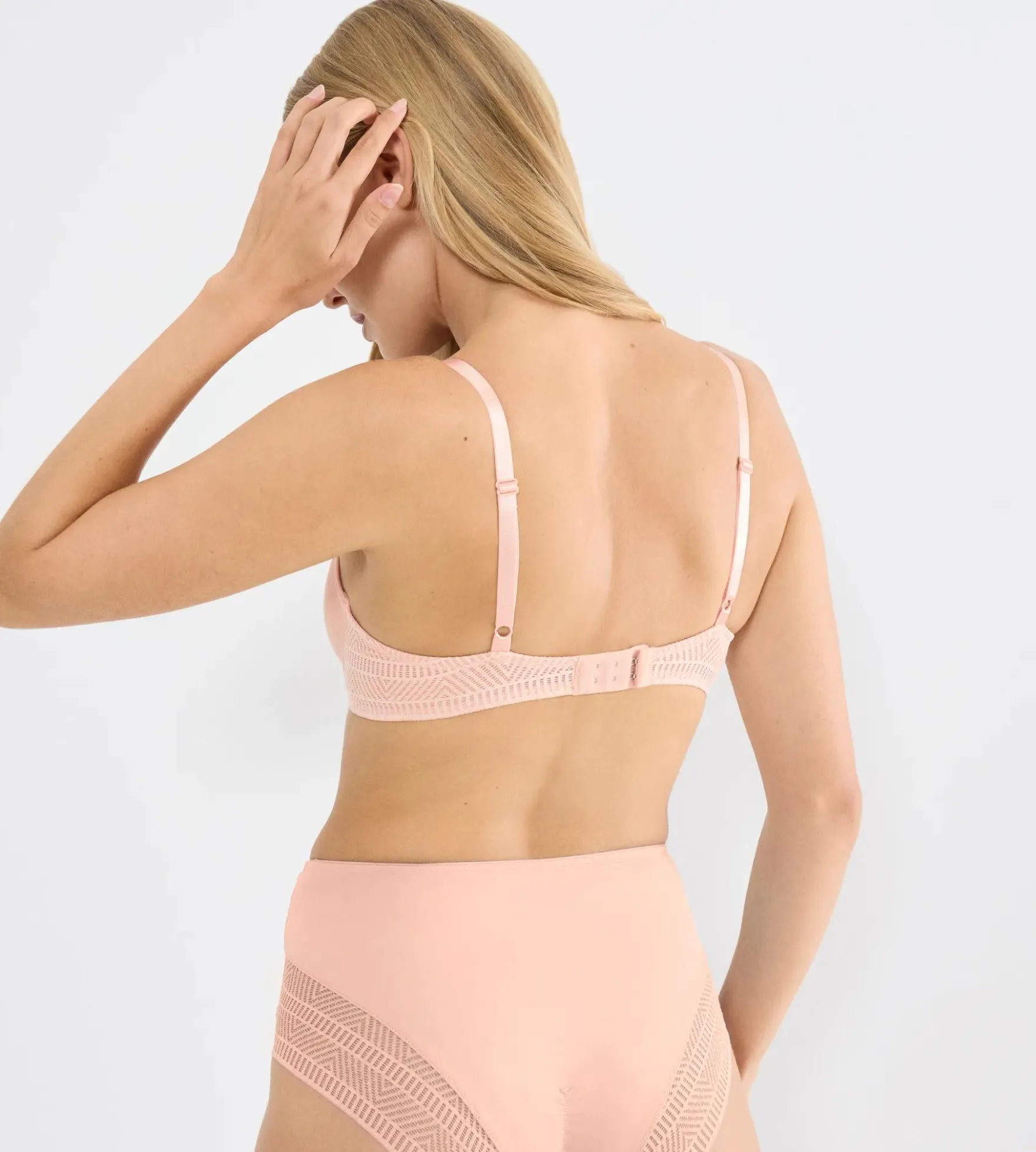 SHAPING IMPRESSIONS Wired padded bra