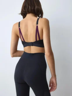 TRIACTION FREE MOTION Sports bra