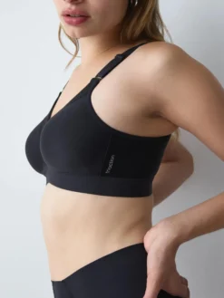 TRIACTION WELLNESS Sports bra