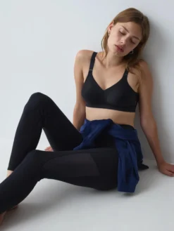 TRIACTION WELLNESS Sports bra