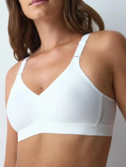 TRIACTION WELLNESS Sports bra